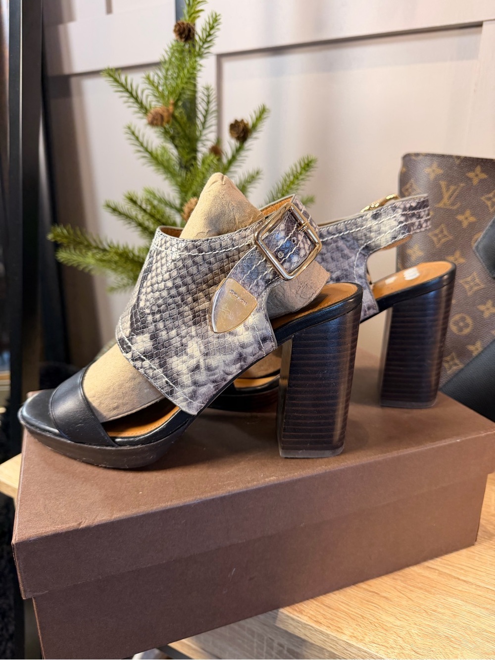 COACH BETSY MAT CALF/LUX SNAKE BLACK NATURAL SANDALS Open Toe Heels Sz 8